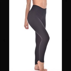 Booty by Brabants leggings! Black crop style.